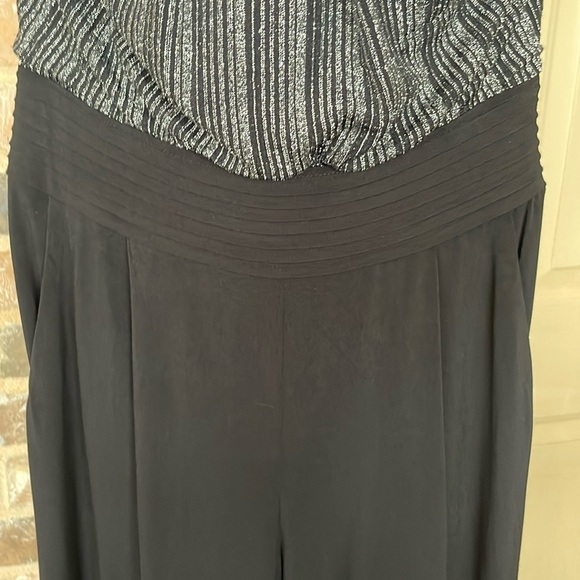 Sangria Black and Silver Dressy Halter Jumpsuit Size 6 - Picture 3 of 10